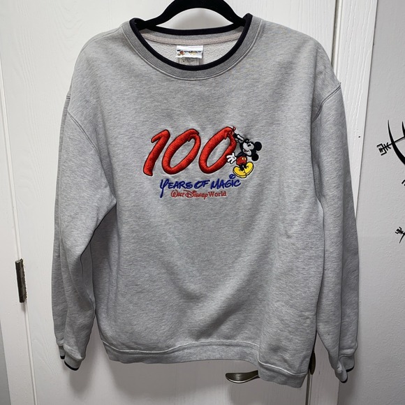 Disney Other - Vintage‎ Disney 100 Years Of Magic Embroidered Sweatshirt M